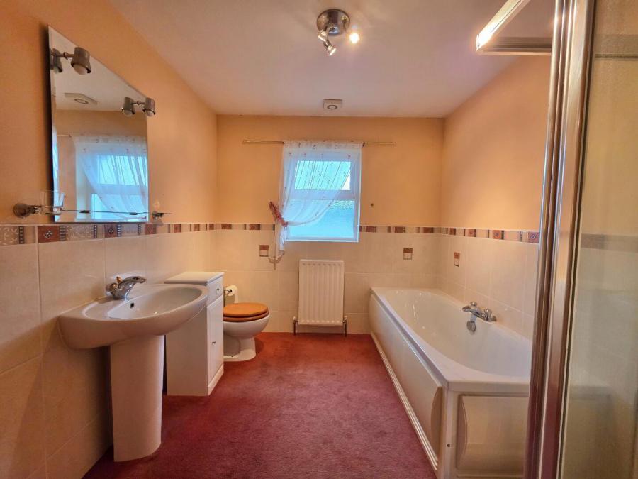 7 Knock Eden Close