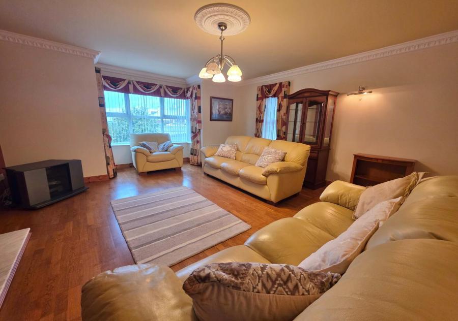 7 Knock Eden Close