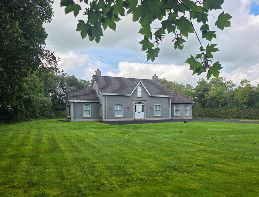 'Blackthorn Cottage', 52 Vow Road