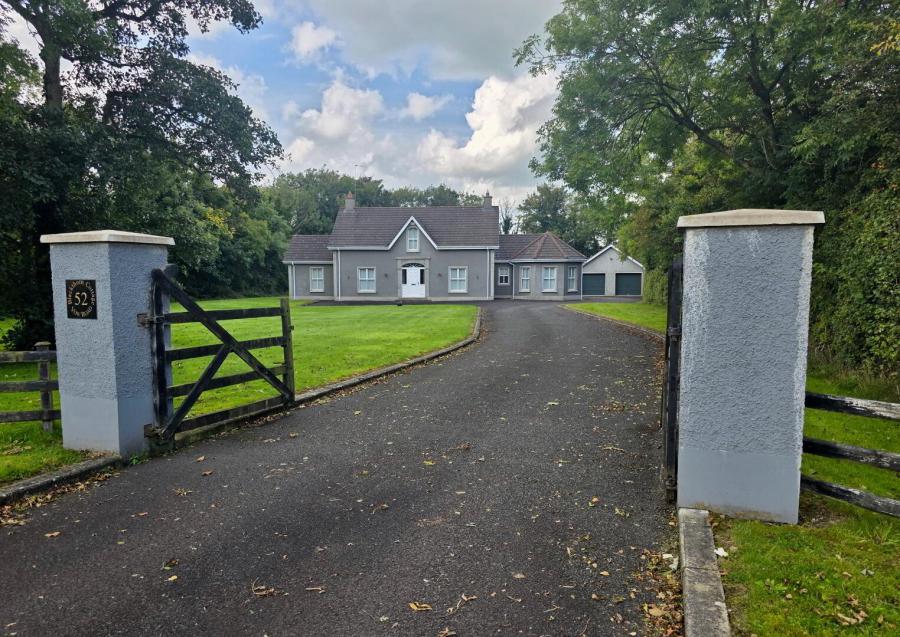 'Blackthorn Cottage', 52 Vow Road