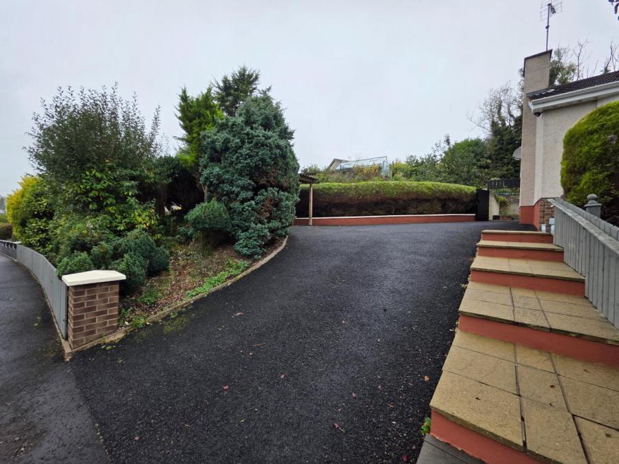 16 Eastburn Crescent