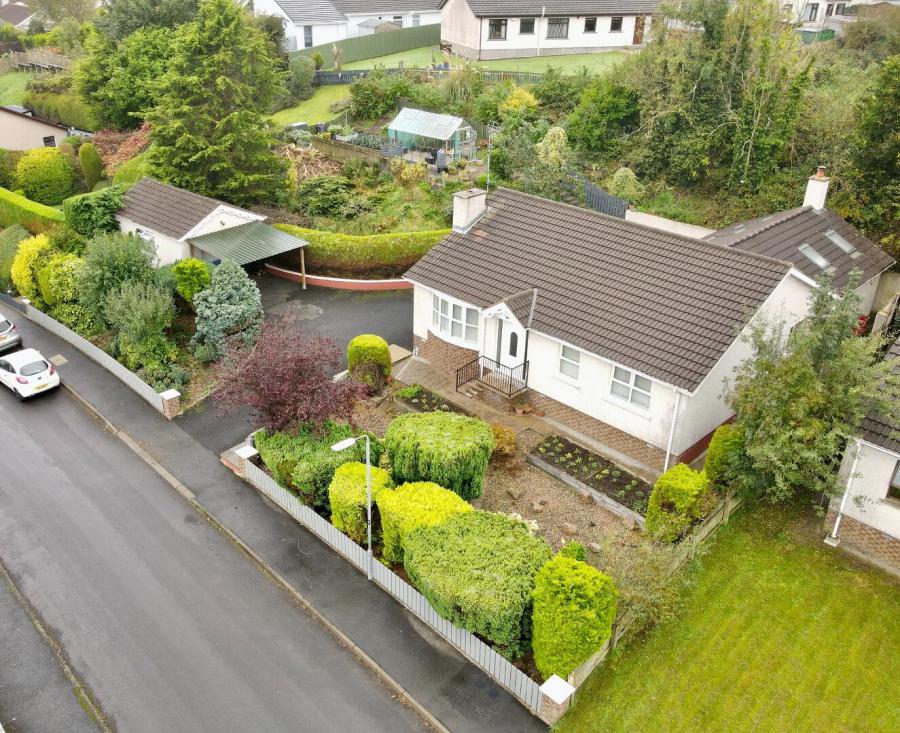 16 Eastburn Crescent