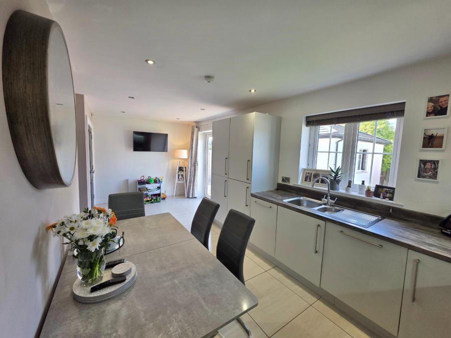 21 Paddock Lane