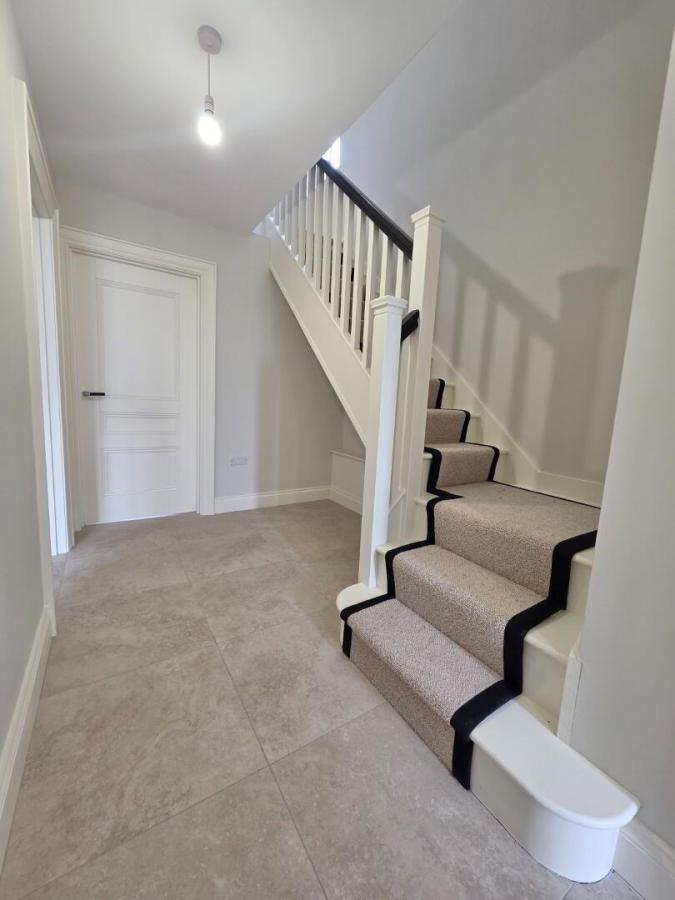 3 Benmore Gate