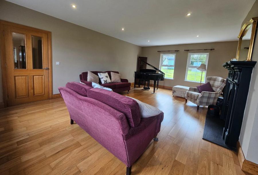 Glebe Manor, 43 Glebe Road