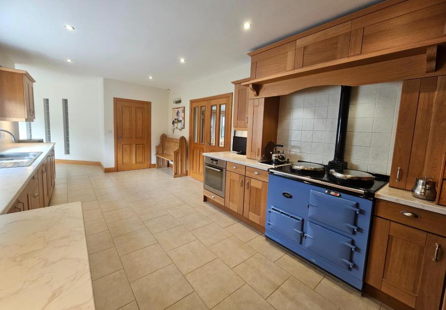Glebe Manor, 43 Glebe Road
