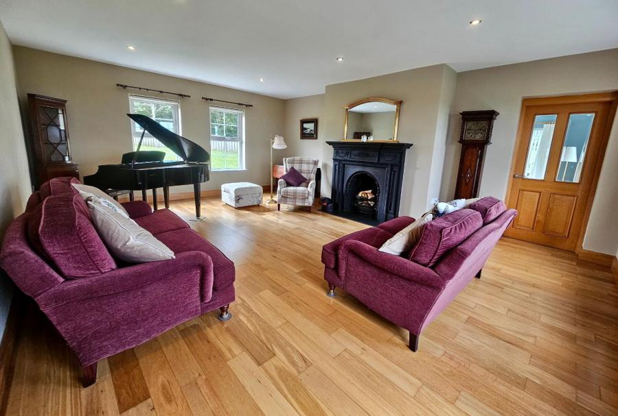 Glebe Manor, 43 Glebe Road