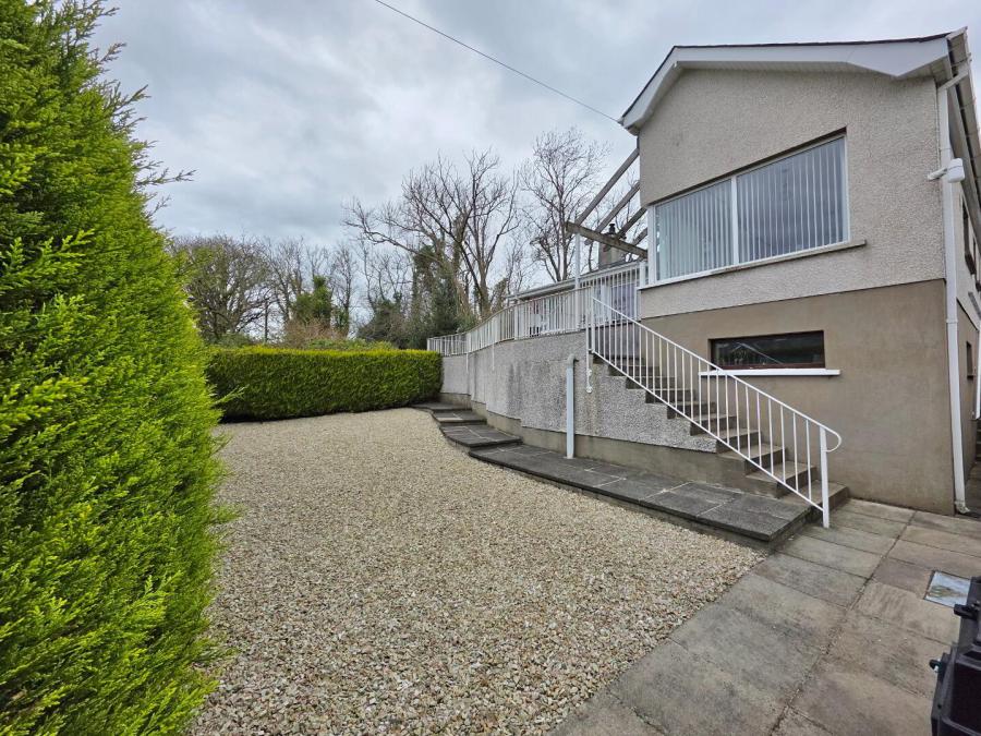 40 Rathlin Road