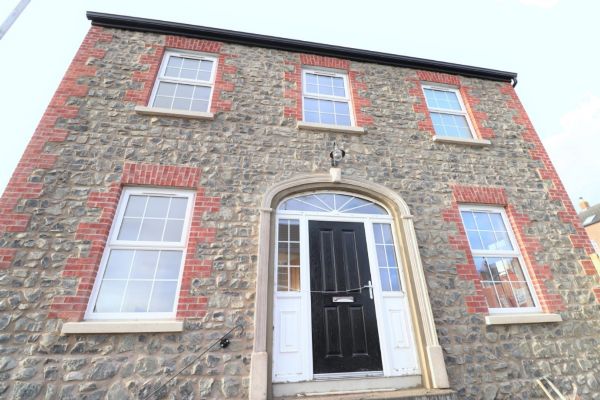 16 Strawberry Lane