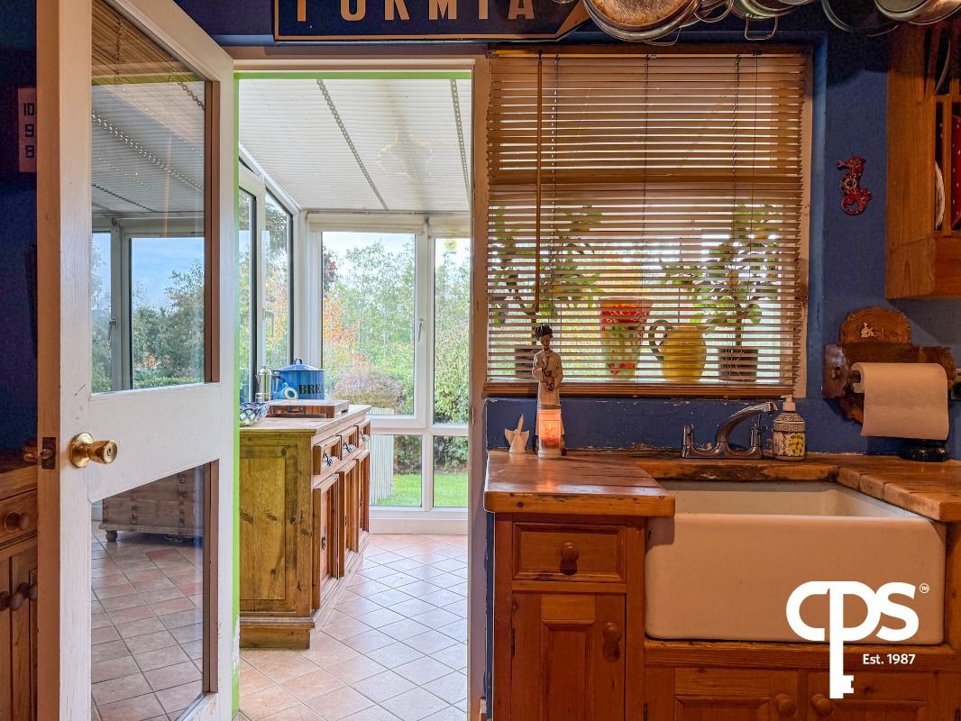 15 Woodford Heights 15 Woodford Heights
