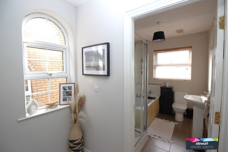 53 Glebe Gardens