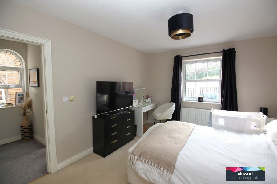 53 Glebe Gardens