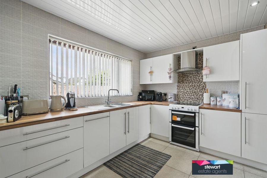 3 Edenview Way