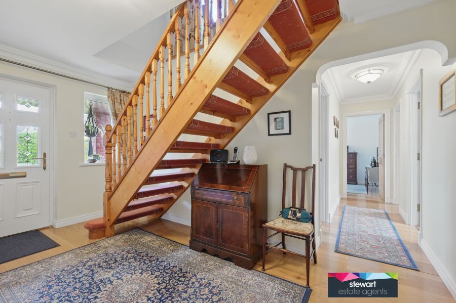 17 Kensington Manor