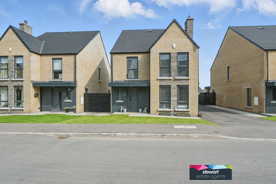 49 Moira Gate