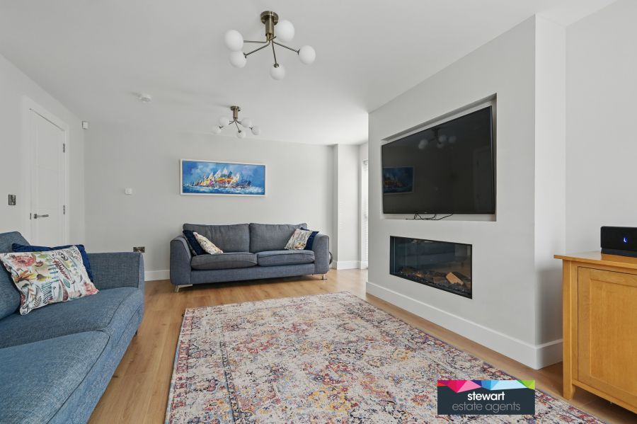 49 Moira Gate