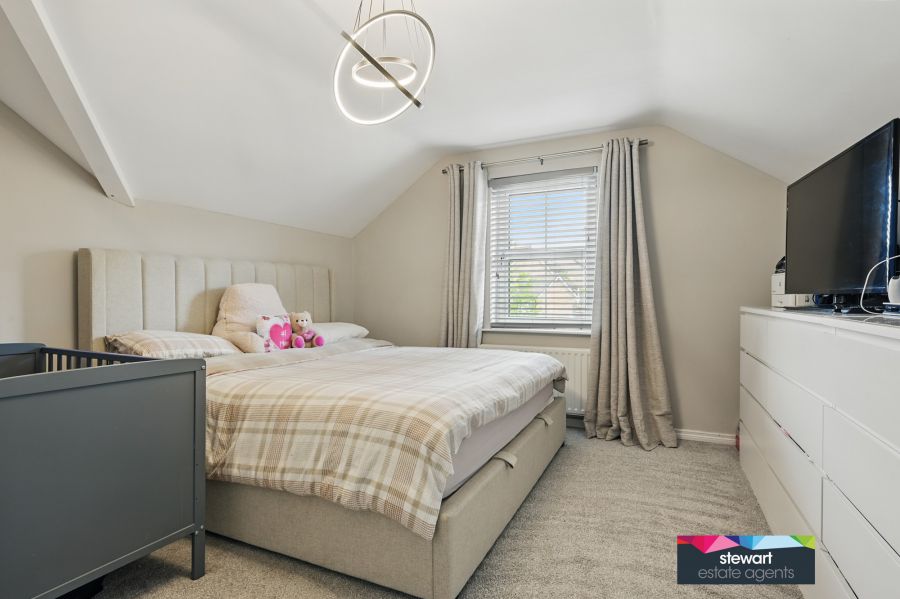 6 Mount Eagles Avenue