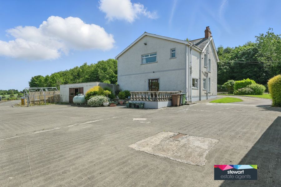 30 Lower Ballinderry Road