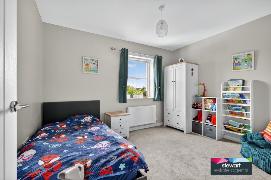 8 Glebe Close
