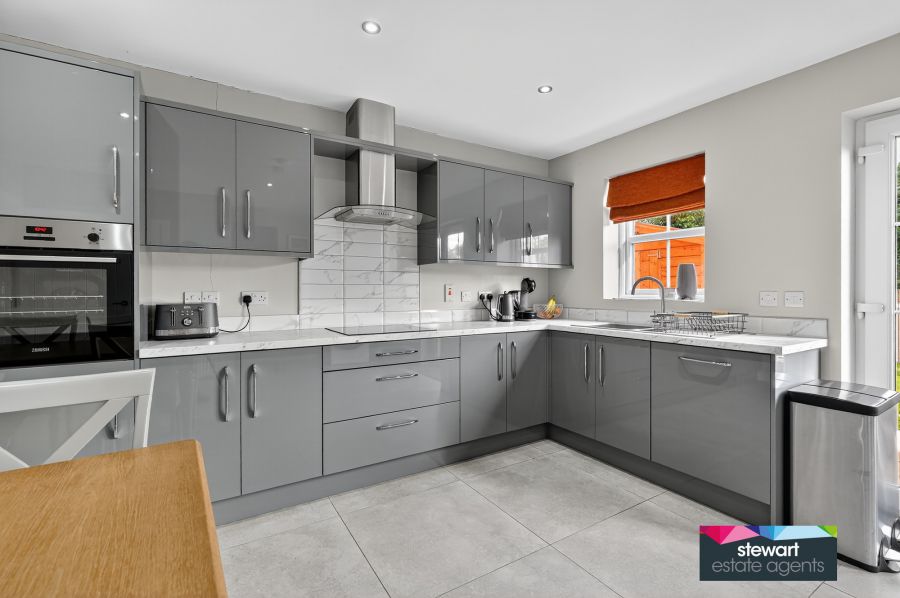 8 Glebe Close