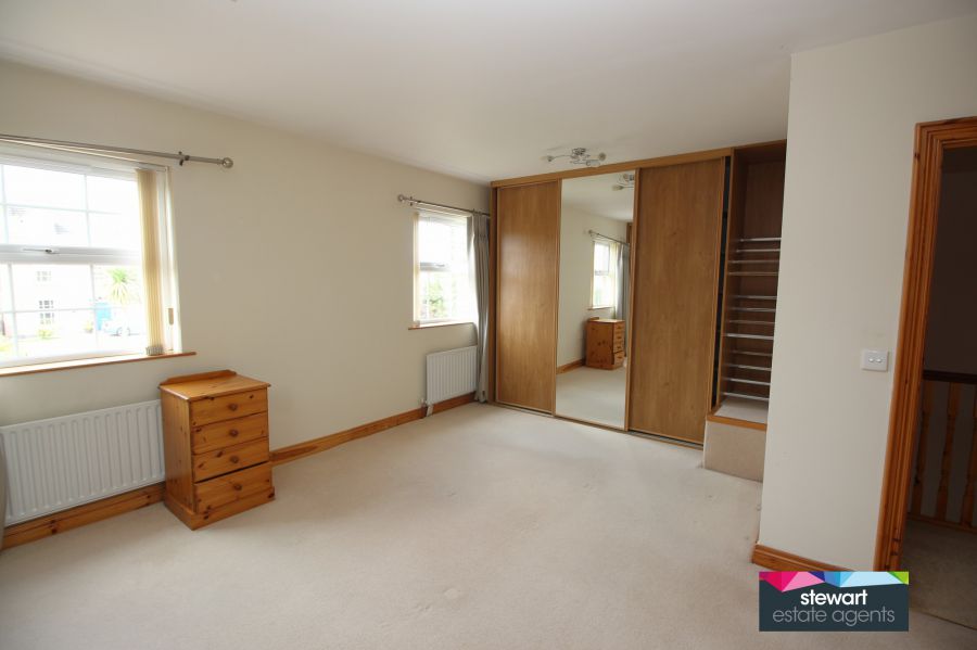 27 Glebe Park