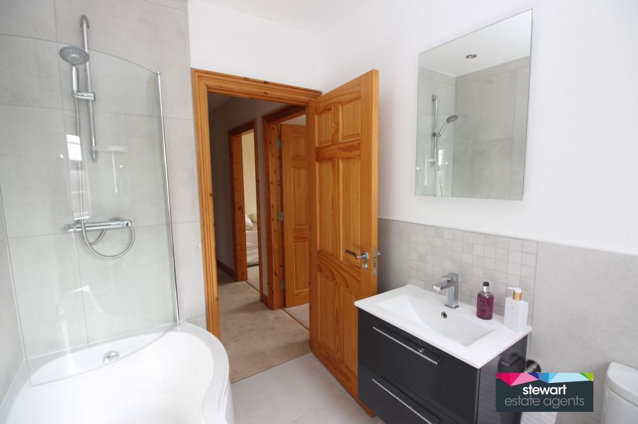 27 Glebe Park