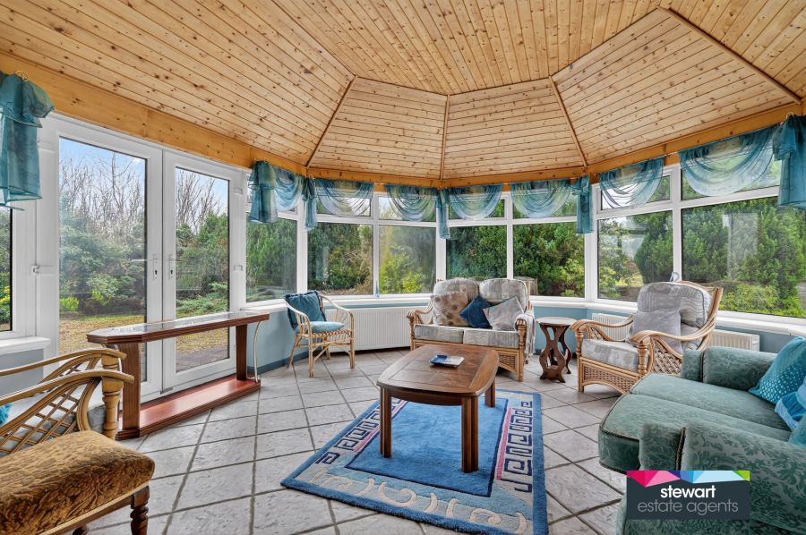 The White House, 4A Chestnut Hill Road