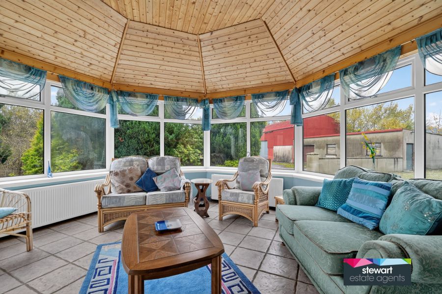 The White House, 4A Chestnut Hill Road