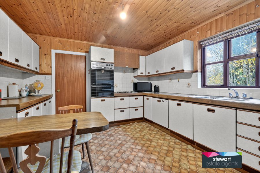 The White House, 4A Chestnut Hill Road