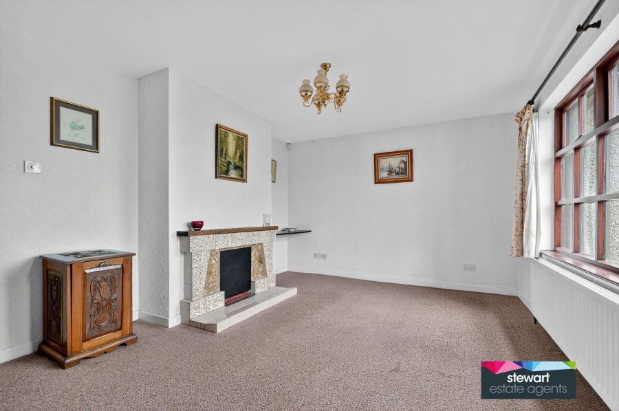 The White House, 4A Chestnut Hill Road