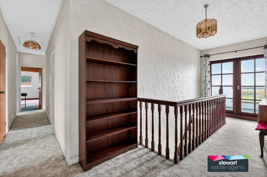 The White House, 4A Chestnut Hill Road