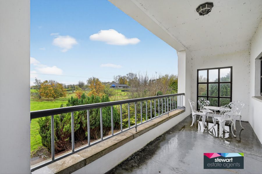 The White House, 4A Chestnut Hill Road