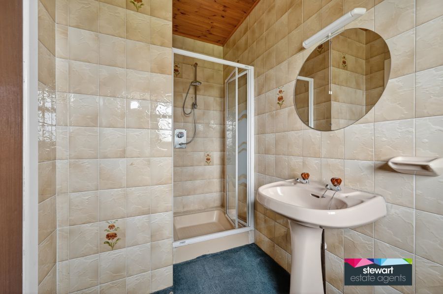 The White House, 4A Chestnut Hill Road