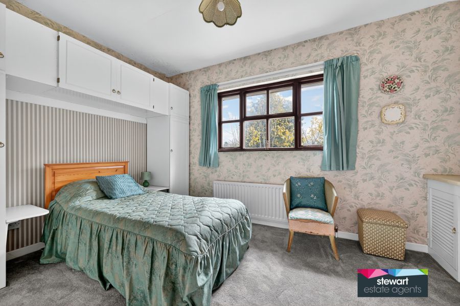 The White House, 4A Chestnut Hill Road