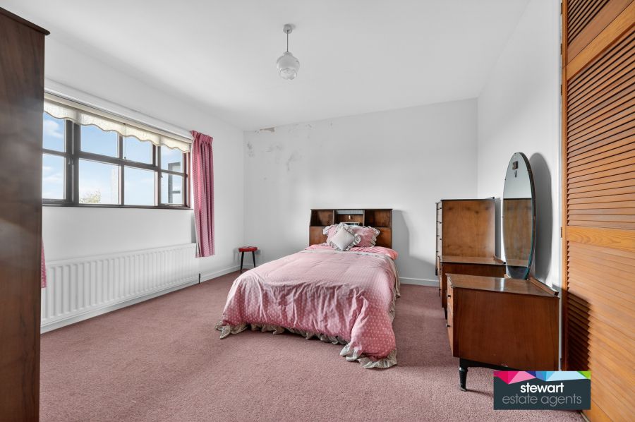 The White House, 4A Chestnut Hill Road