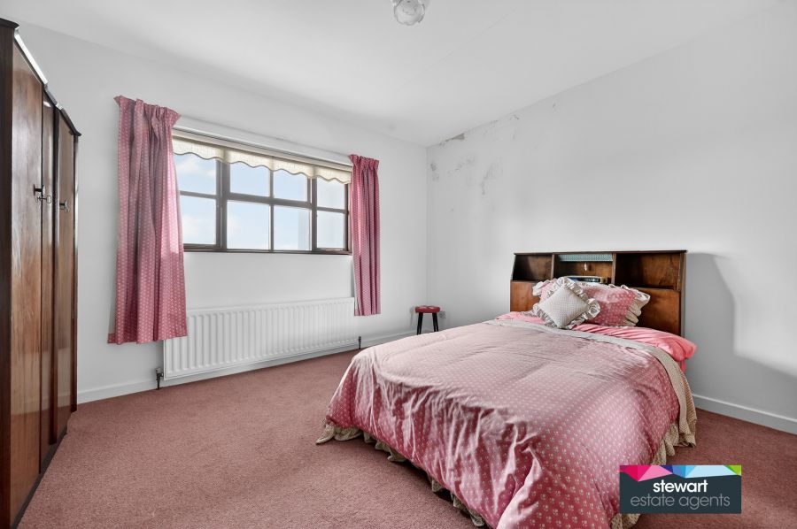 The White House, 4A Chestnut Hill Road