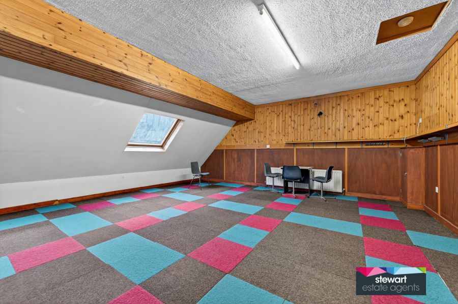 The White House, 4A Chestnut Hill Road