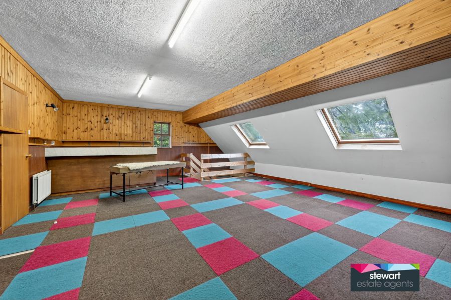 The White House, 4A Chestnut Hill Road