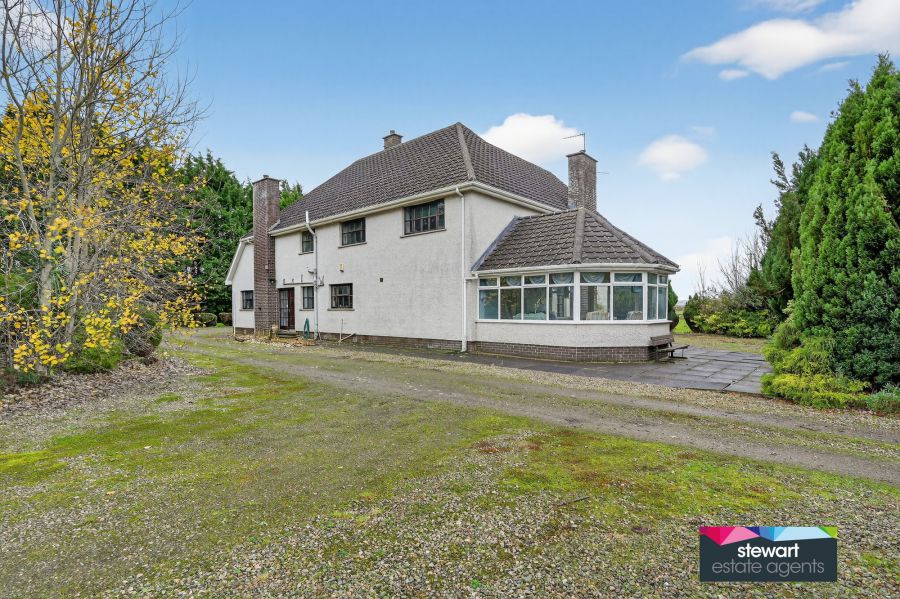 The White House, 4A Chestnut Hill Road