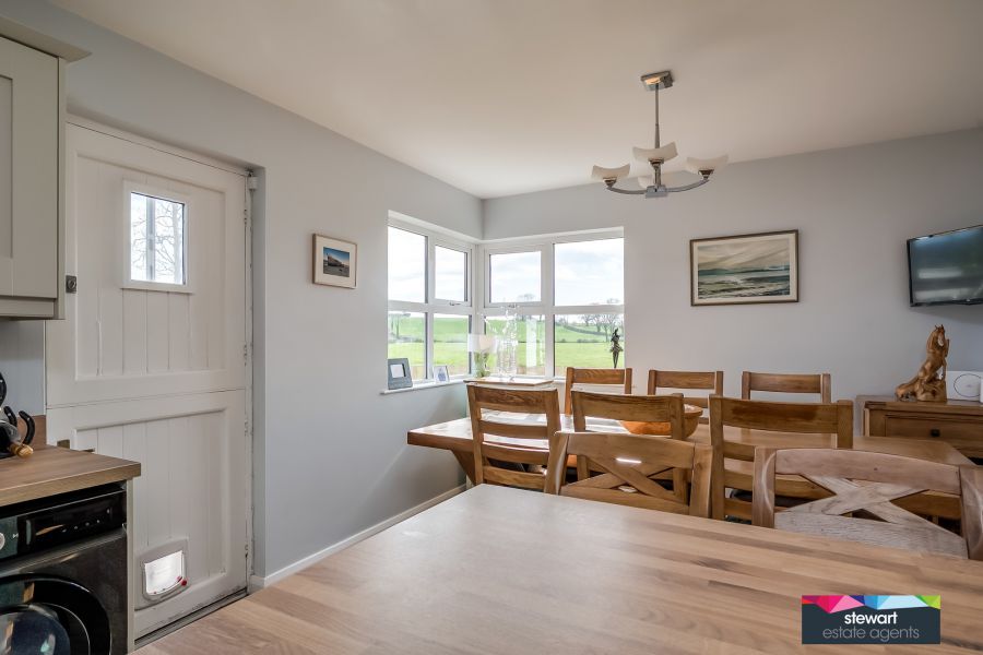 17 Lower Ballinderry Road