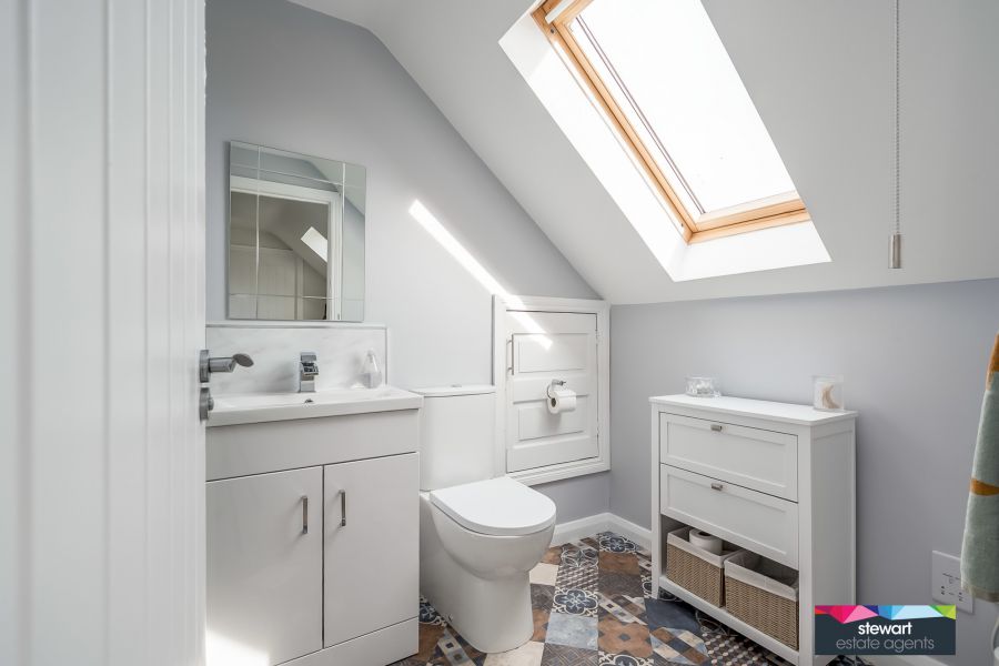 17 Lower Ballinderry Road