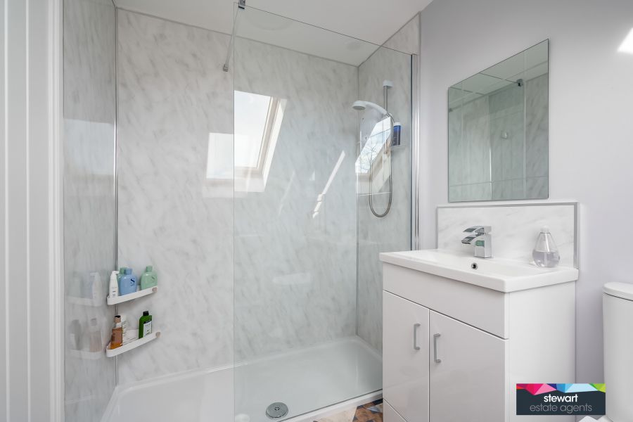 17 Lower Ballinderry Road