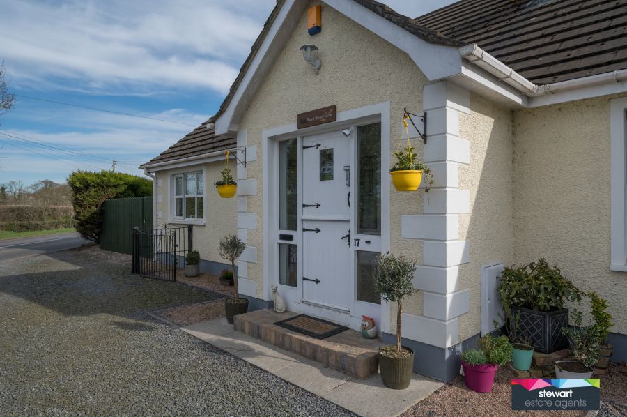 17 Lower Ballinderry Road
