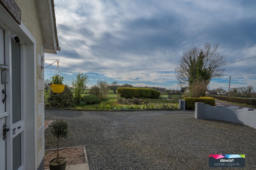 17 Lower Ballinderry Road