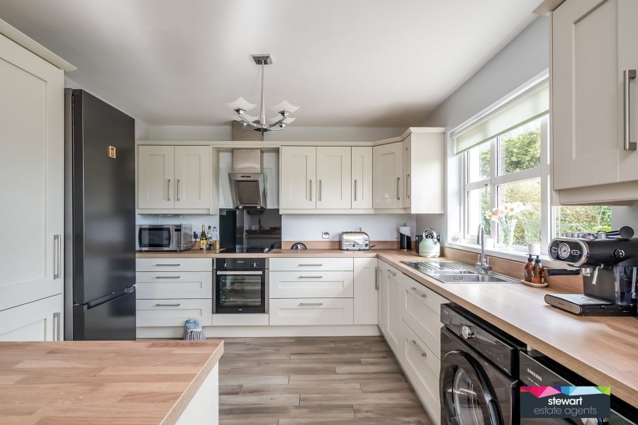 17 Lower Ballinderry Road