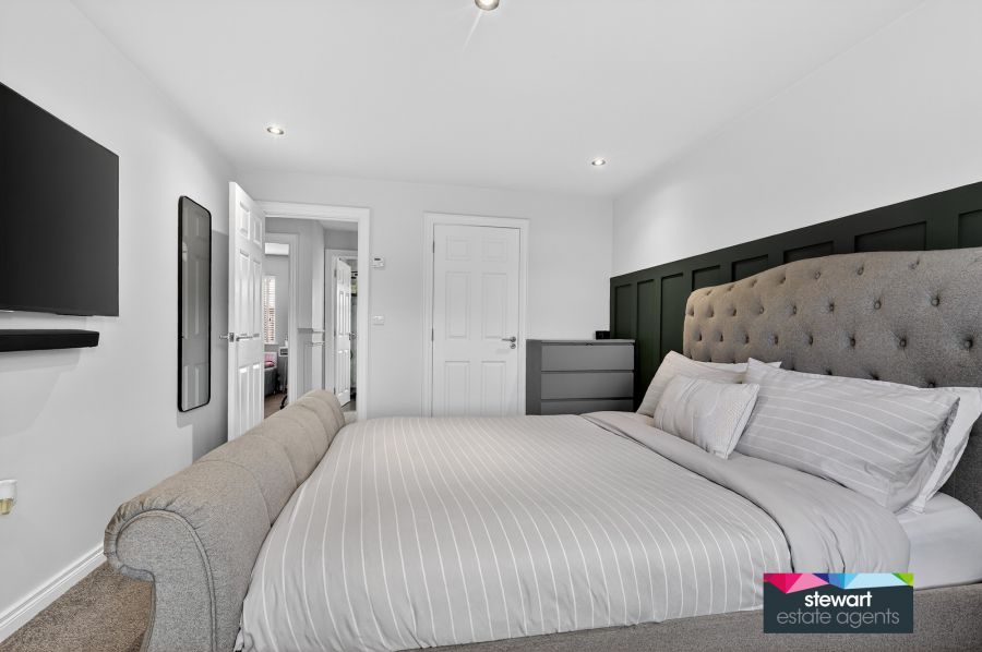 76 Wellington Park Drive