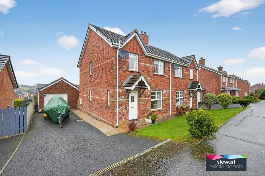 15 Cloverdale, Dromore, Blackskull, BT25 1GW