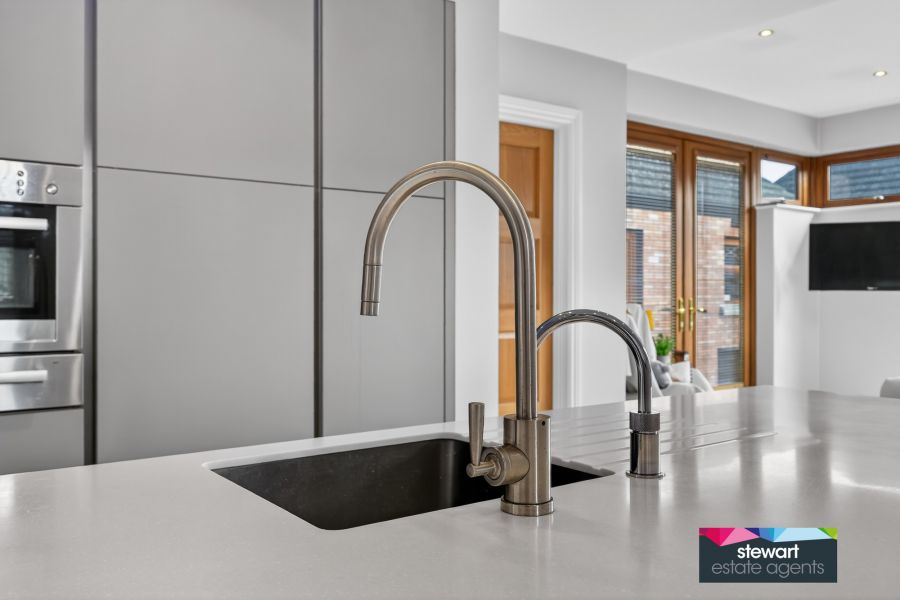 4 Wellington Park Drive