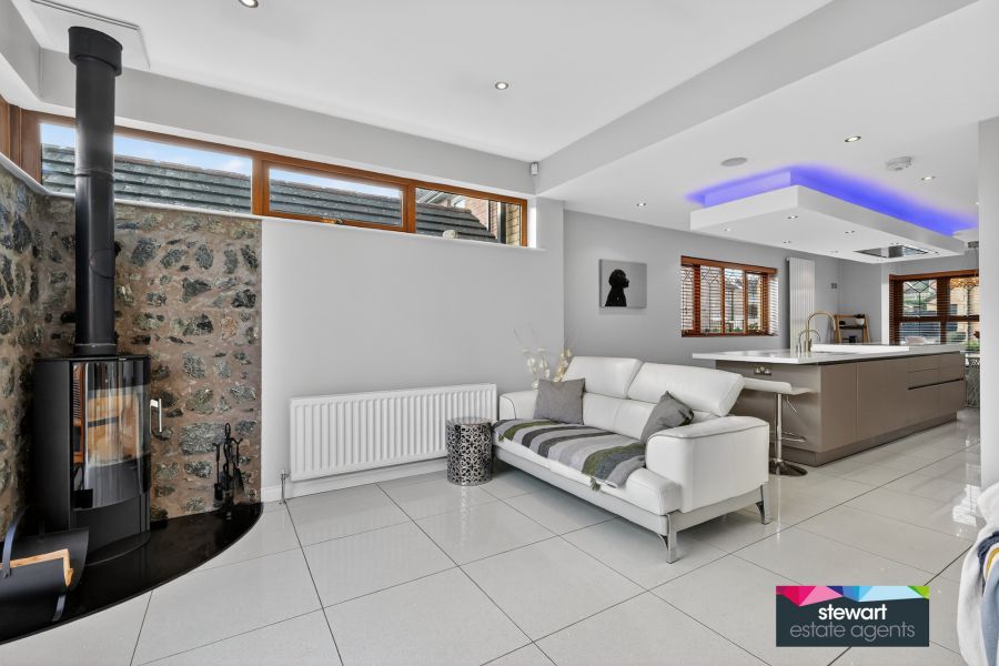 4 Wellington Park Drive