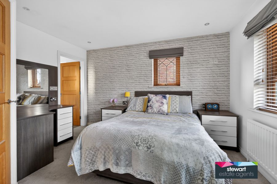 4 Wellington Park Drive